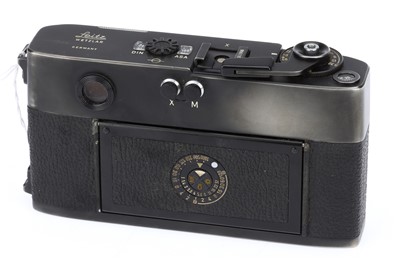 Lot 7 - A Leica M5 Rangefinder Camera