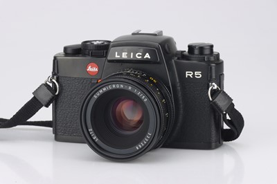 Lot 19 - A Leica R5 35mm SLR Camera