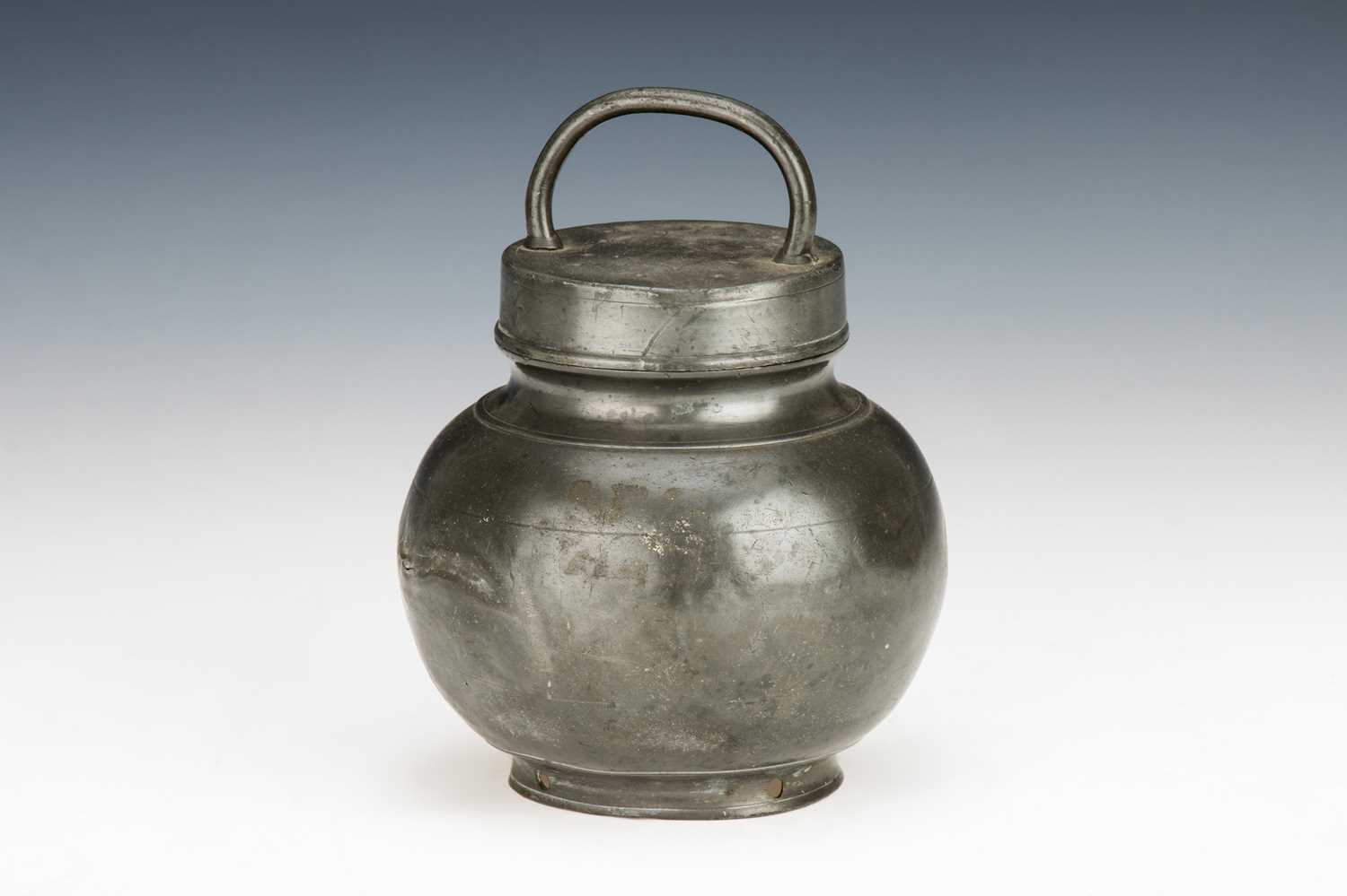 Lot 58 - Dutch Bolbous Pewter Leach Jar