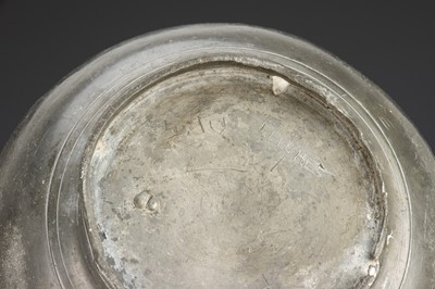Lot 58 - Dutch Bolbous Pewter Leach Jar
