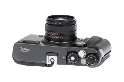 Lot 121 - A Hasselblad X-Pan 35mm Panoramic Rangefinder Camera