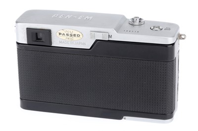 Lot 133 - An Olympus PEN EM 35mm Camera