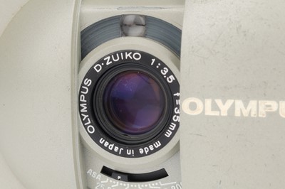 Lot 82 - An Olympus XA2 Compact Viewfinder Camera