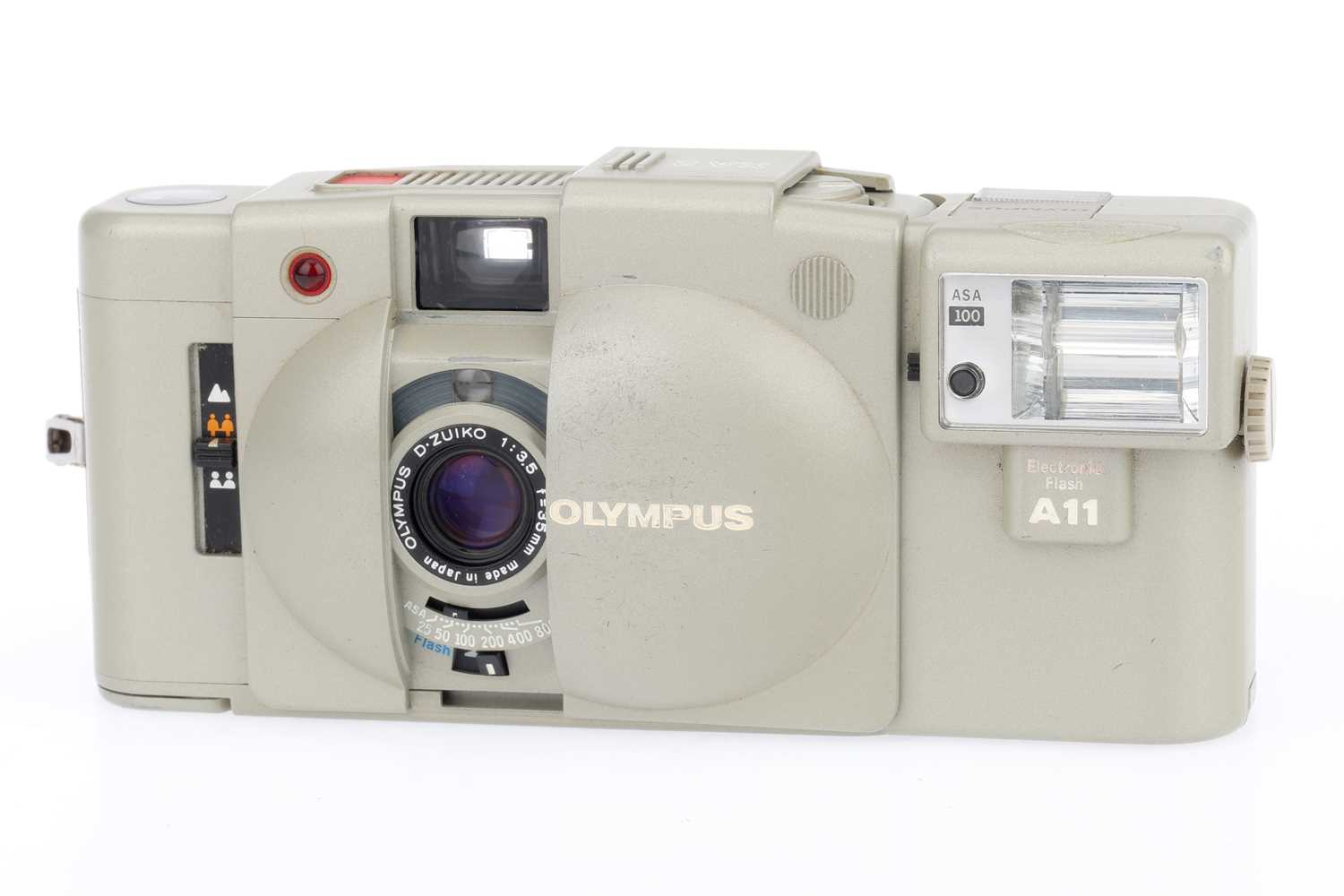 Lot 82 - An Olympus XA2 Compact Viewfinder Camera