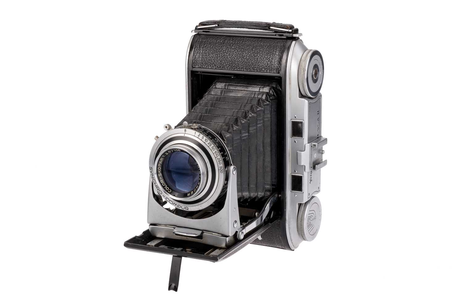 Lot 271 - A Voigtlander Bessa II Medium Format Rangefinder Camera