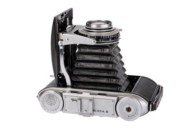 Lot 271 - A Voigtlander Bessa II Medium Format Rangefinder Camera