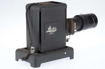 Lot 605 - A Leitz Slide Projector