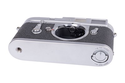 Lot 37 - A Leica M2 Rangefinder Camera Body