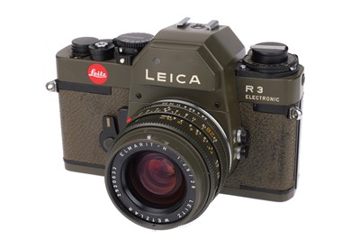 Lot 54 - A Leica R3 Electronic 'Safari' Outfit