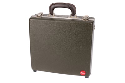 Lot 54 - A Leica R3 Electronic 'Safari' Outfit