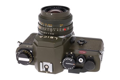 Lot 54 - A Leica R3 Electronic 'Safari' Outfit