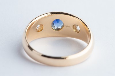 Lot 43 - A Gold Diamond & Saphire Ring
