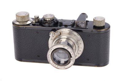 Lot 6 - A Leica Ic Camera Outfit