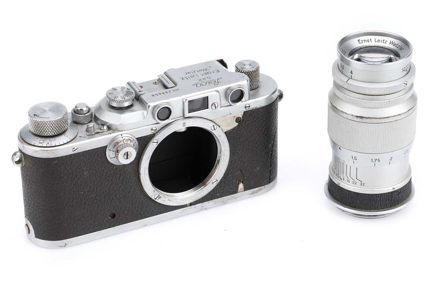 Lot 9 - A Leica IIIa 35mm Rangefinder Camera