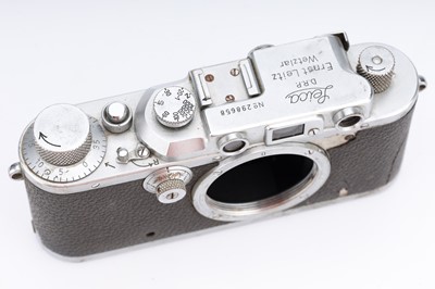 Lot 9 - A Leica IIIa 35mm Rangefinder Camera