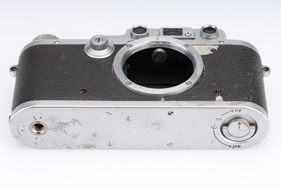Lot 9 - A Leica IIIa 35mm Rangefinder Camera