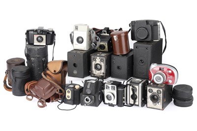 Lot 397 - A Selection of Box Cameras