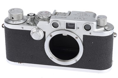 Lot 13 - A Leica IIIc 35mm Rangefinder Camera Body