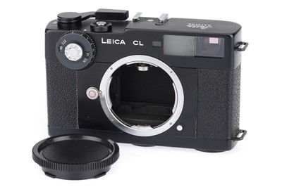 Lot 28 - A Leitz Leica CL 35mm Rangefinder Camera