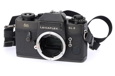 Lot 16 - A Leica SL2 35mm SLR Camera