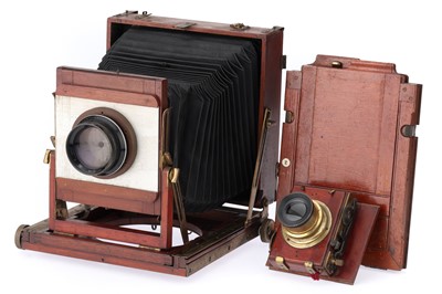 Lot 539 - A Thornton Pickard Imperial Tripple Extension Half Plate Field Camera