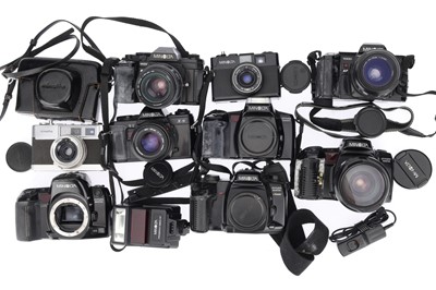 Lot 179 - A Group of Minolta 35mm Cameras