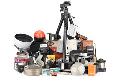 Lot 402 - A Large Selection of Mixed Photographica, END LOT