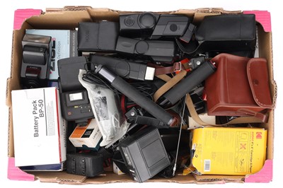 Lot 413 - A Tray of Mixed Photographica; END LOT