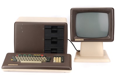 Lot 481 - Quantum OM 2000 Microcomputer